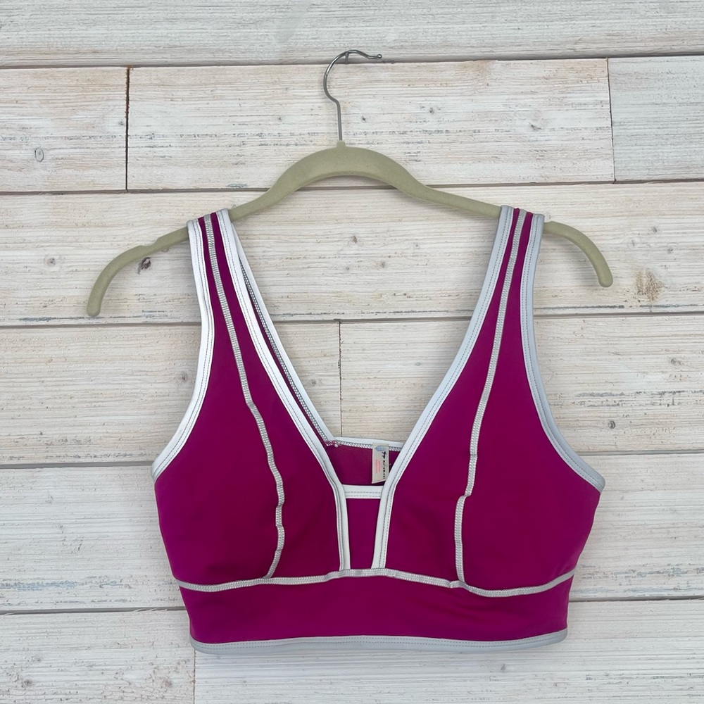 NEW FP Movement “You’re a Peach” bra in Magenta - size Medium